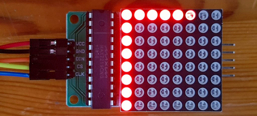 8x8 LED Matrix Display with integrated MAX7219
