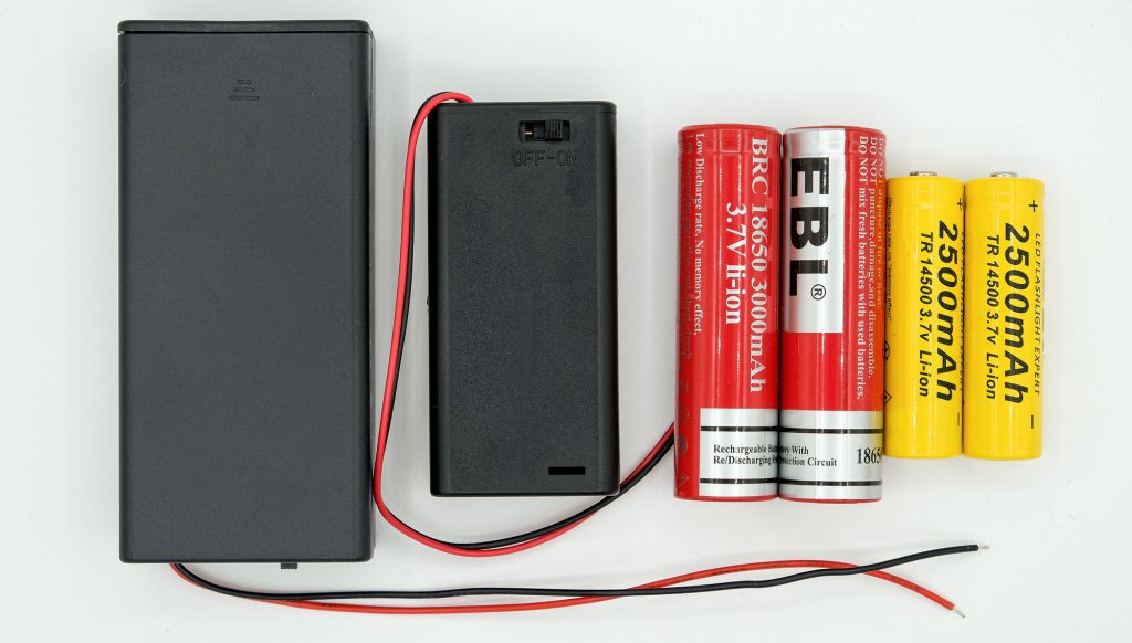 18650 and 14500 (AA) Li-ion batteries with battery housings for the wireless BBQ thermometer